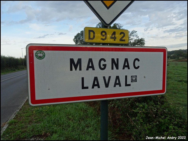 Magnac-Laval 87 - Jean-Michel Andry.jpg