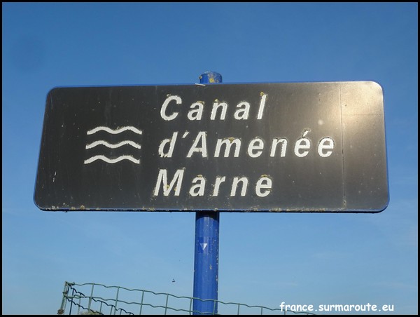 CANAL AMENEE MARNE 52.JPG