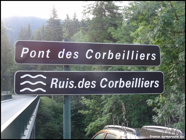 CORBEILLERS 38.JPG