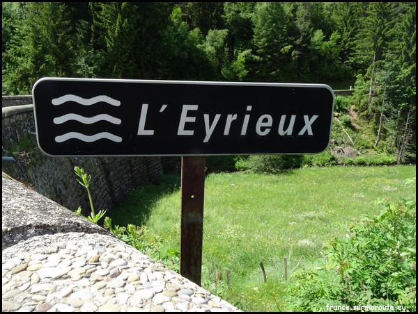 EYRIEUX 2 07.JPG