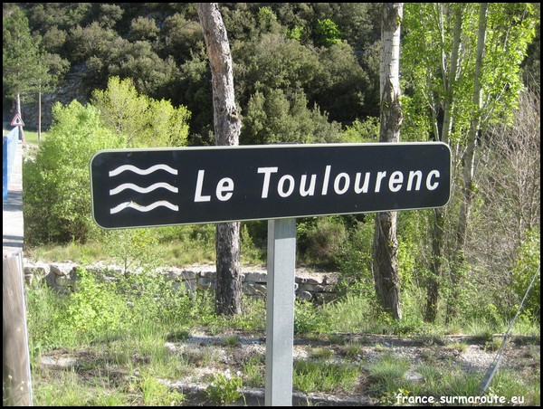 TOULOURENC 84.JPG